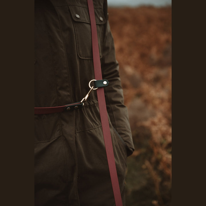 Close-up of the clip joining the Biothane multi-way lead straps