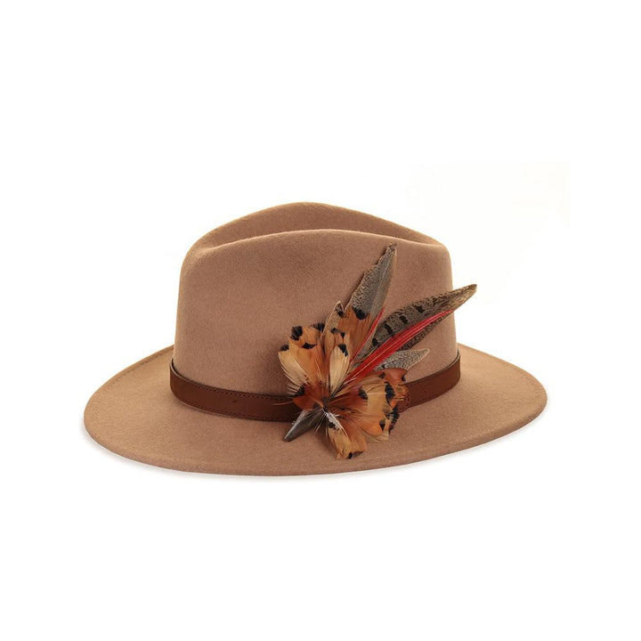 Red Pheasant Spear (Small) feather brooch, on a camel fedora